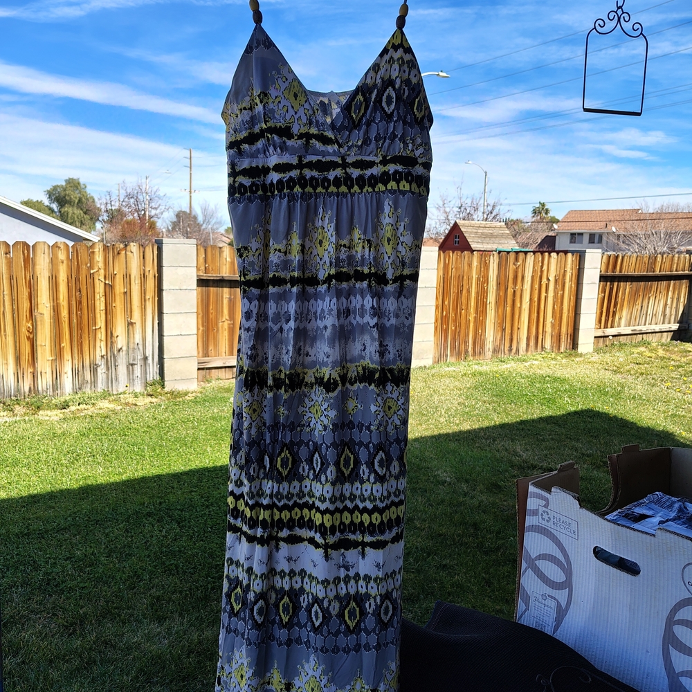 Elegant Gray and Yellow Patterned Maxi Dress